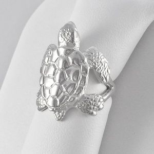 NWT, .925 ring baby sea turtle ring